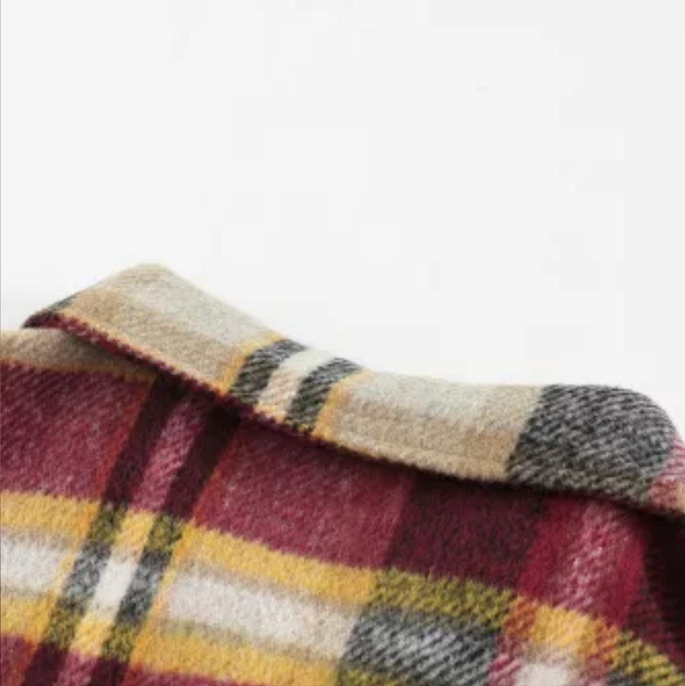 New Geometric Plaid pocketed shacket - Picture 10 of 17